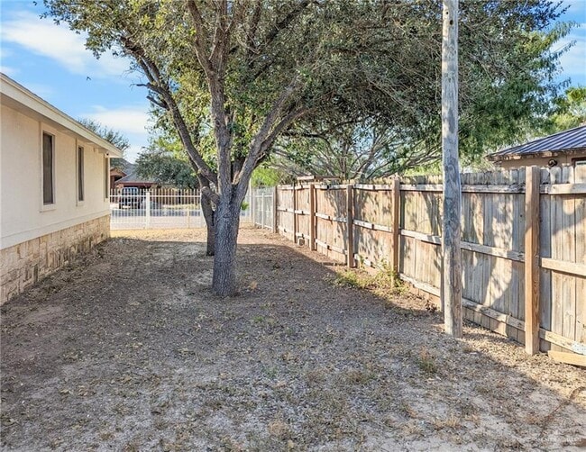 Building Photo - 30 N N Dakota St