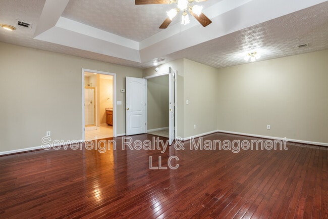 Building Photo - 3213 Southridge