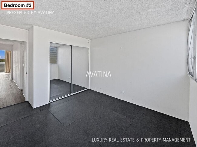 Building Photo - 500 University Ave