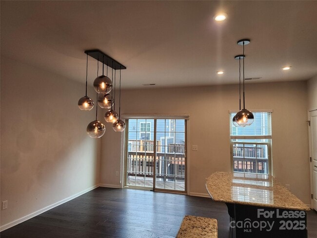 Building Photo - 1229 Queen Lyon Ct