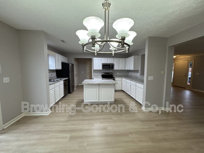 Building Photo - 2757 Welshcrest Dr