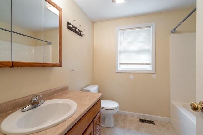 Building Photo - 206 Mt Delight Rd