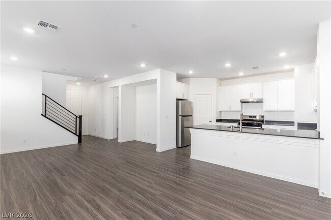 Building Photo - 2685 Abrantes Pl