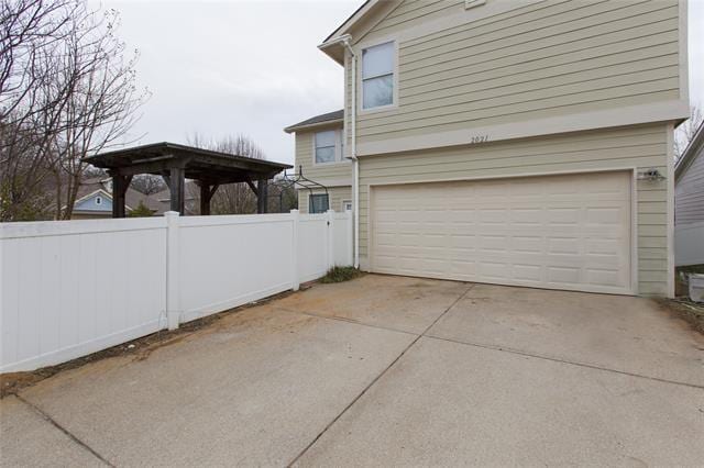 Building Photo - 2021 Bridgeport Dr