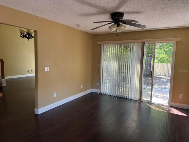 Building Photo - 1746 Mandavilla Dr