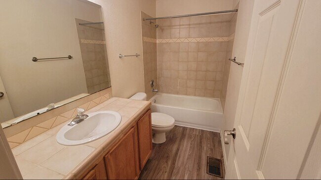 Building Photo - Spacious 4 bedroom in 7 Bar North! Near Cottonwood and Rio Rancho.