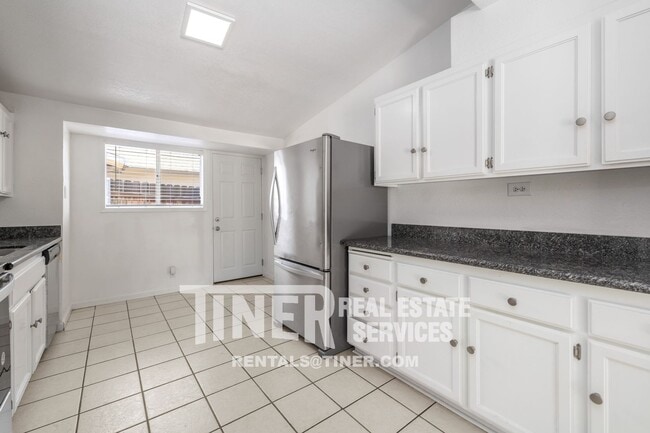 Building Photo - 8968 Talisman Dr