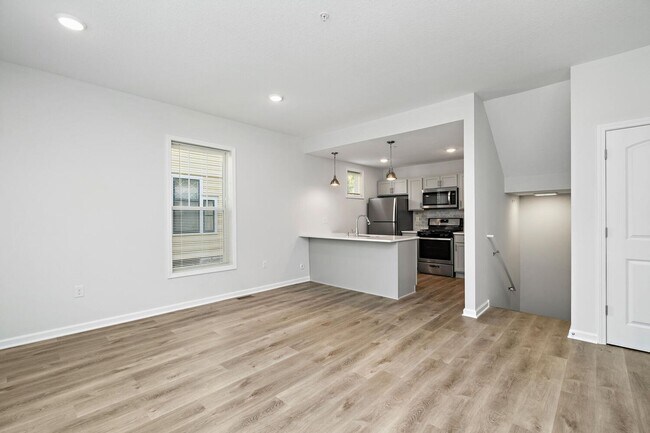 Building Photo - 2109 Aldrich Ave S