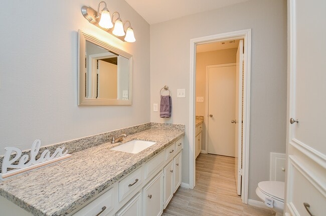 Building Photo - 2019 Briarlee Dr