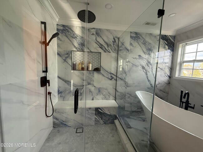 Building Photo - 8 Bennett Ct