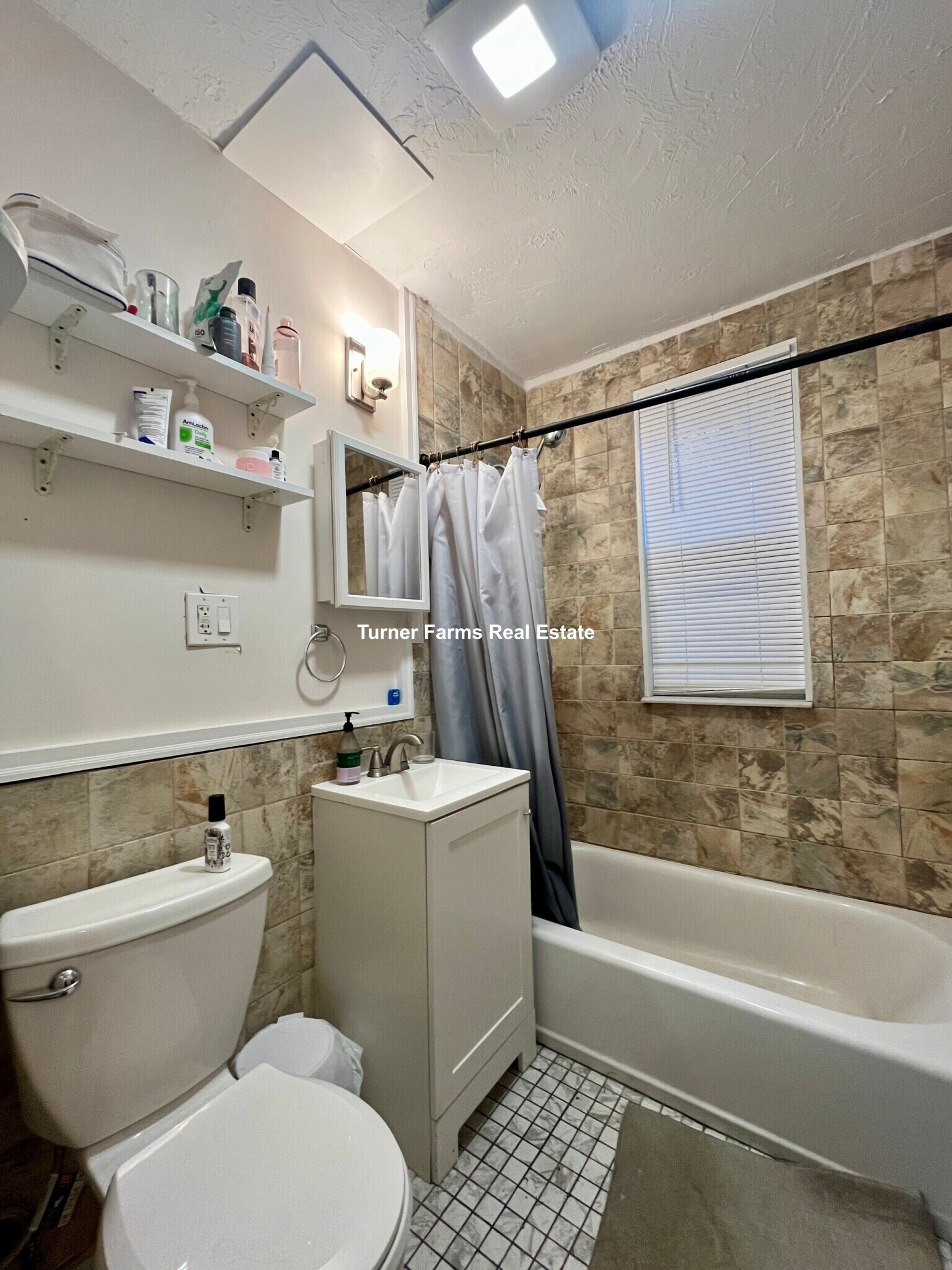 Building Photo - 12 Bucknam St