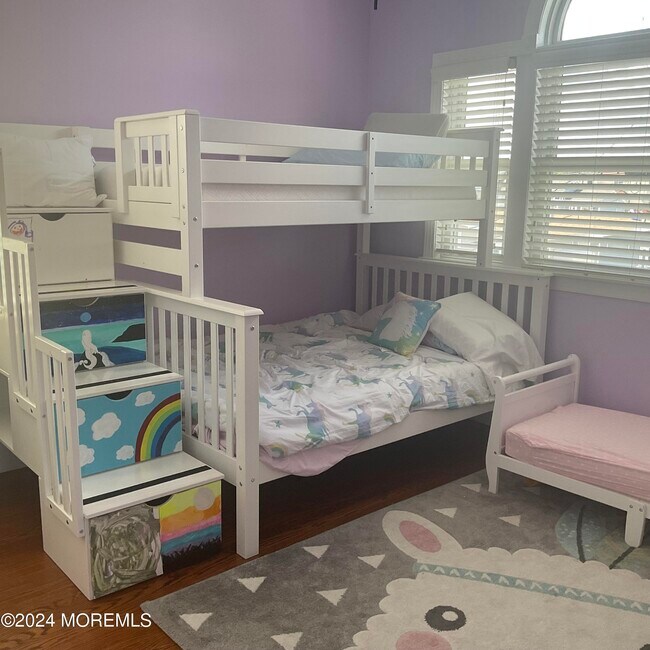 Building Photo - 45 E Pampano Dr