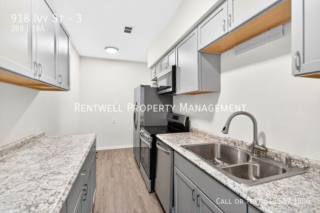 Building Photo - 918 Ivy St