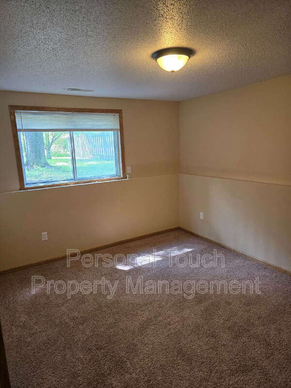 Building Photo - 3502 28th St SW