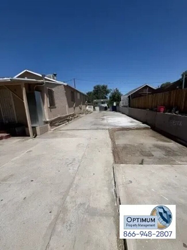 Building Photo - 15755 Cottonwood St