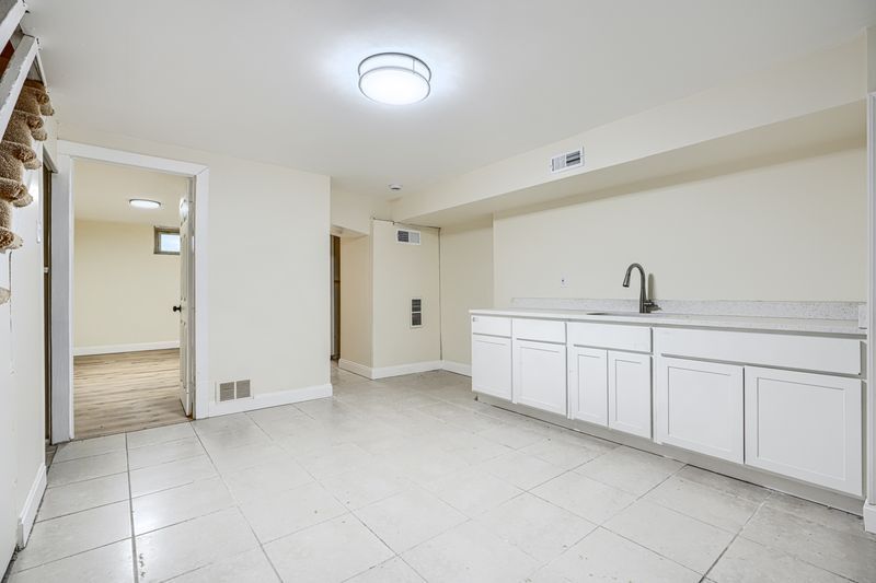 Building Photo - 8049 Lansdale Rd