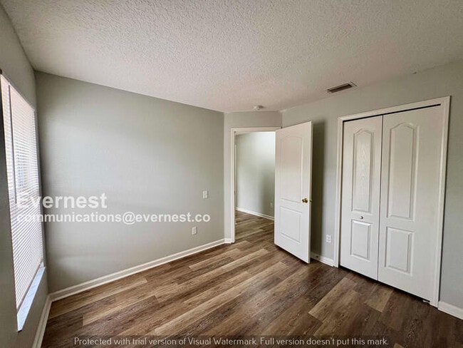 Building Photo - 4 Bed/2 Bath Home with Garage / Pet-Friendly / Coming Soon!