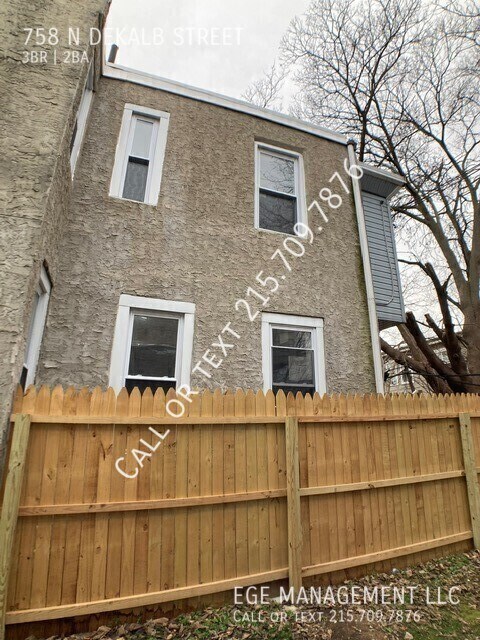Building Photo - 758 N Dekalb St