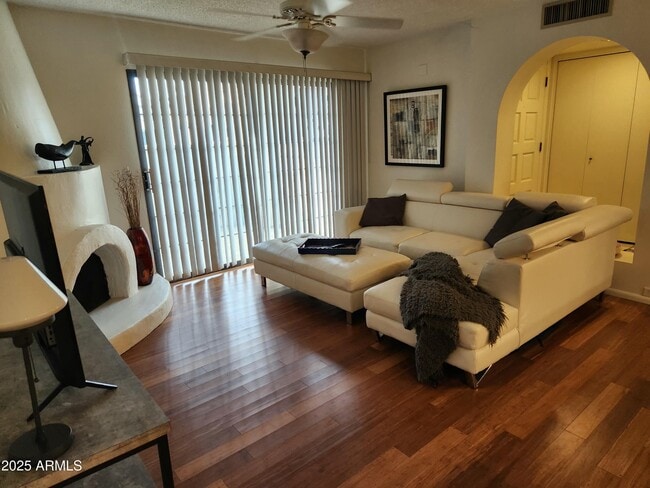 Building Photo - 7557 N Dreamy Draw Dr