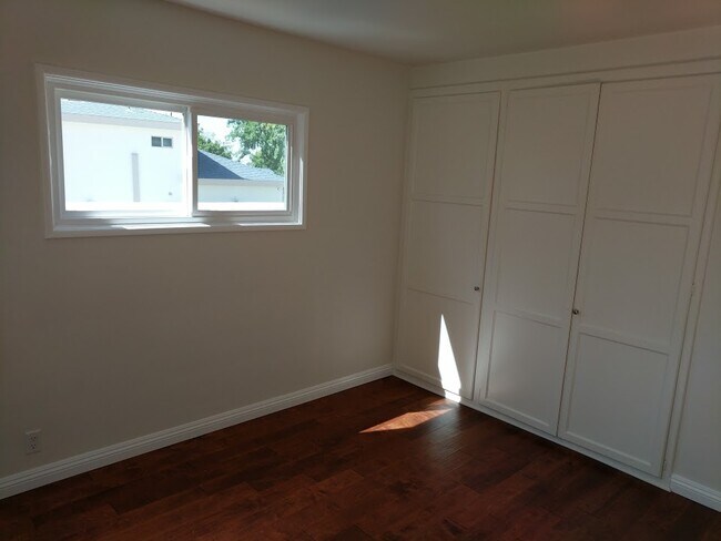Building Photo - 16558 W Sunset Blvd