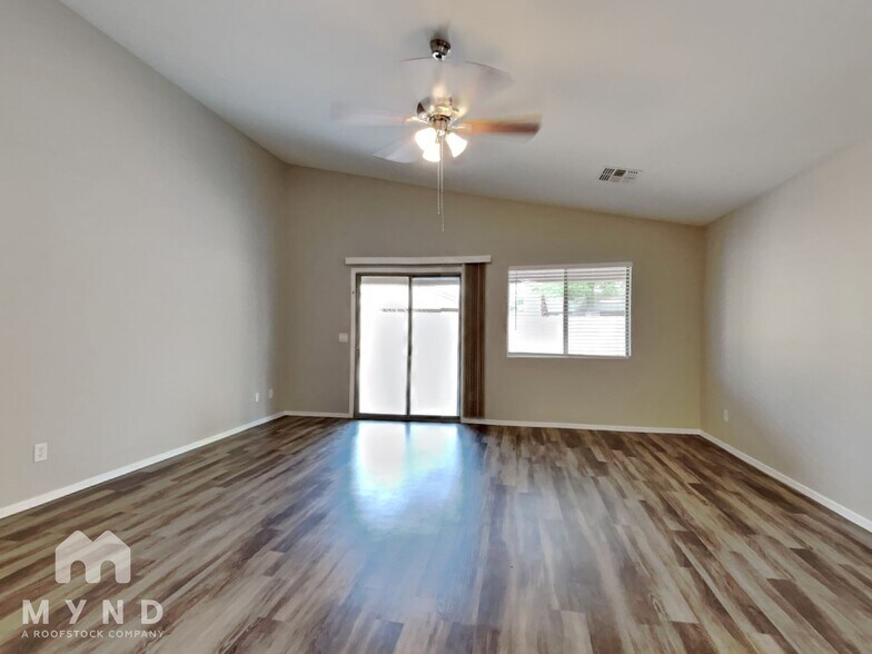 Building Photo - 11806 W Camino Vivaz