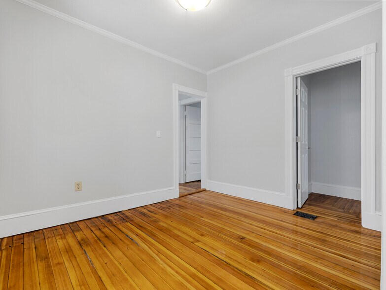 Building Photo - 59 Hawthorne St