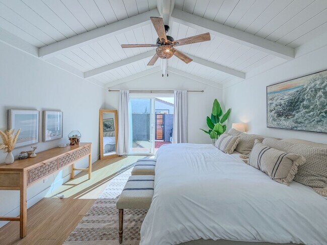 Building Photo - 4954 Dolphin Way