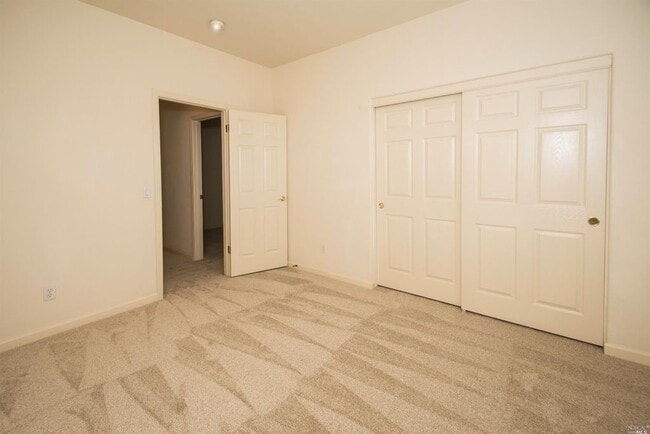 Building Photo - Beautifully Updated 5 Bedroom, 4 Bath Home...