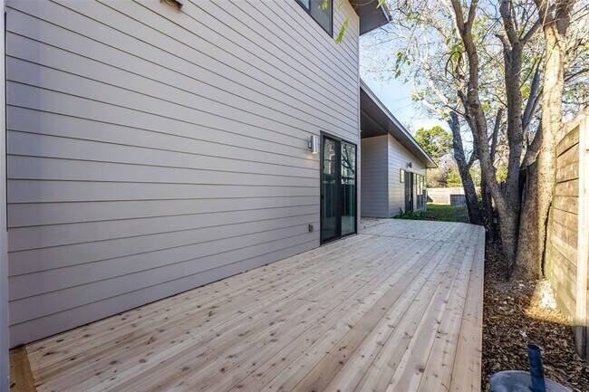 Building Photo - 2808 W 44th St