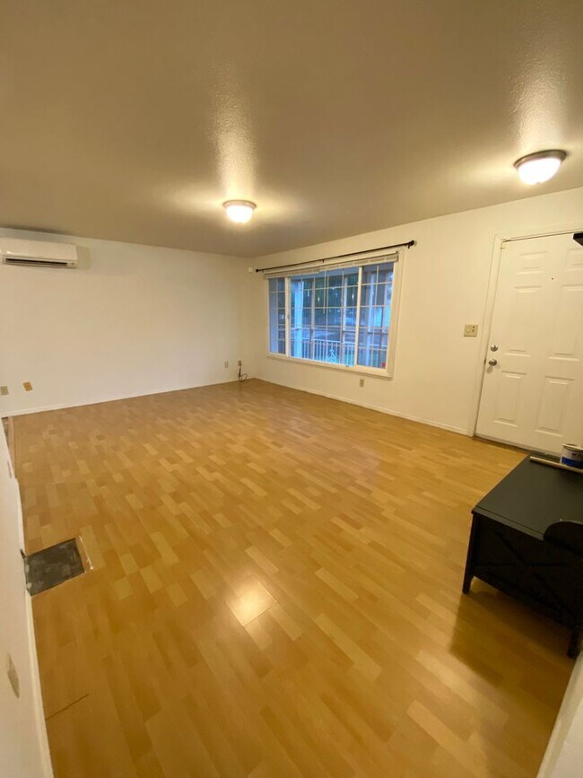 Building Photo - 2bd/1ba House in Central Tacoma