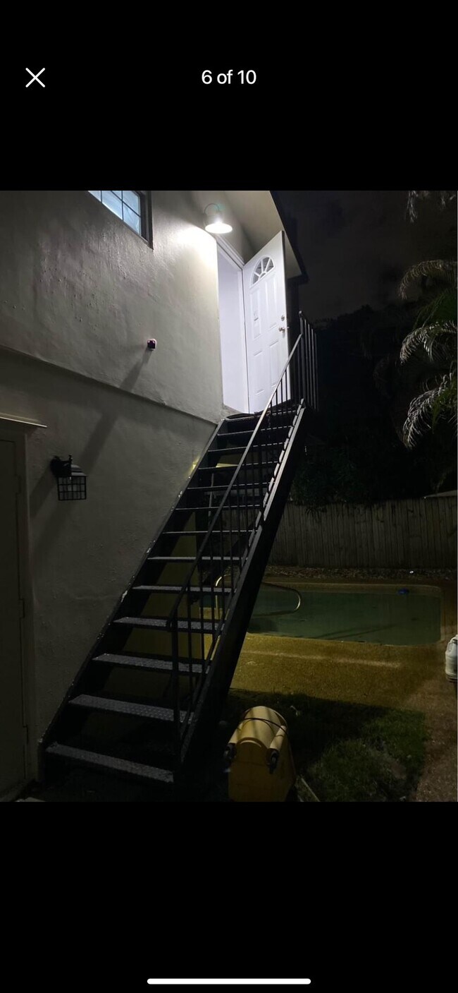 Building Photo - 5941 NW 14th Ct