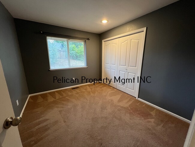 Building Photo - 2733 Montelius St