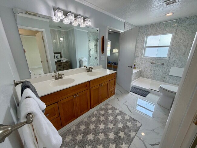 Building Photo - Gorgeous Pool Home in Satellite Beach!!