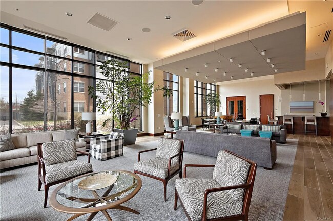 Building Photo - 1650 Fillmore St