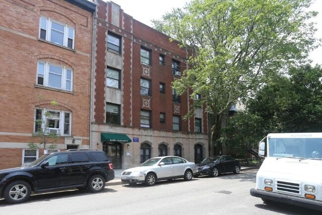 Building Photo - 640 W Barry