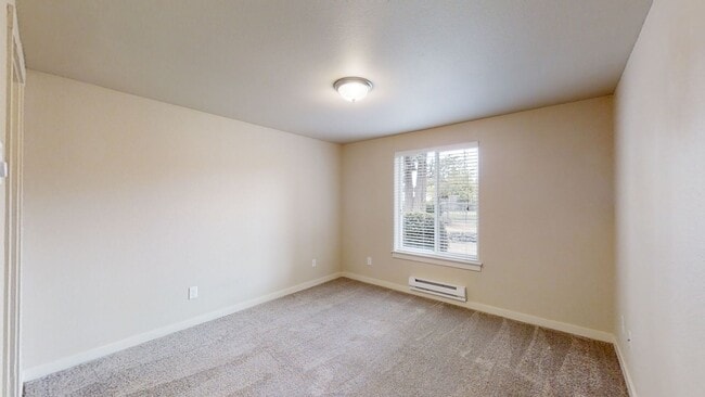 Building Photo - Spacious Updated 2 Bedroom Apartment in Tacoma-Granite Counters, W/D, Reserved Parking Space!