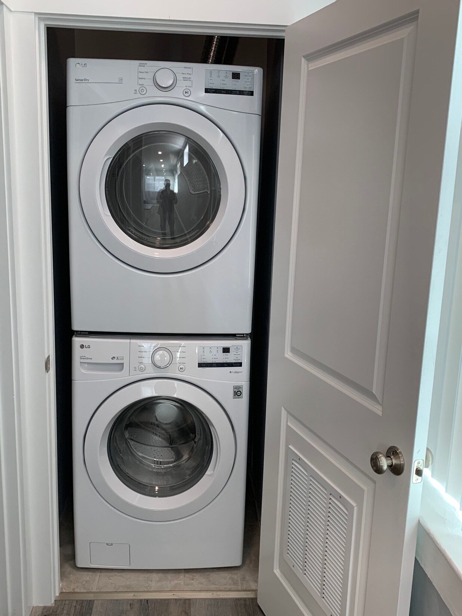 In unit laundry - 600 Center St