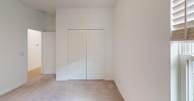 Building Photo - "Charming 3-Bed Oasis on Friendship Fountain Ave with 2 Full Baths and 1714 Sq Ft of Comfort!"