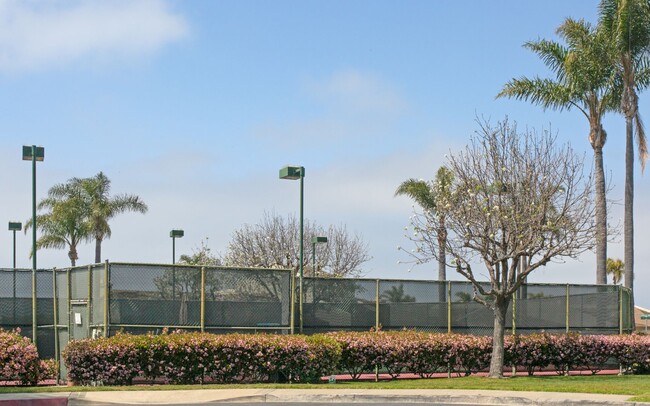 Building Photo - Gorgeous Townhome in Laguna Del Mar Community!