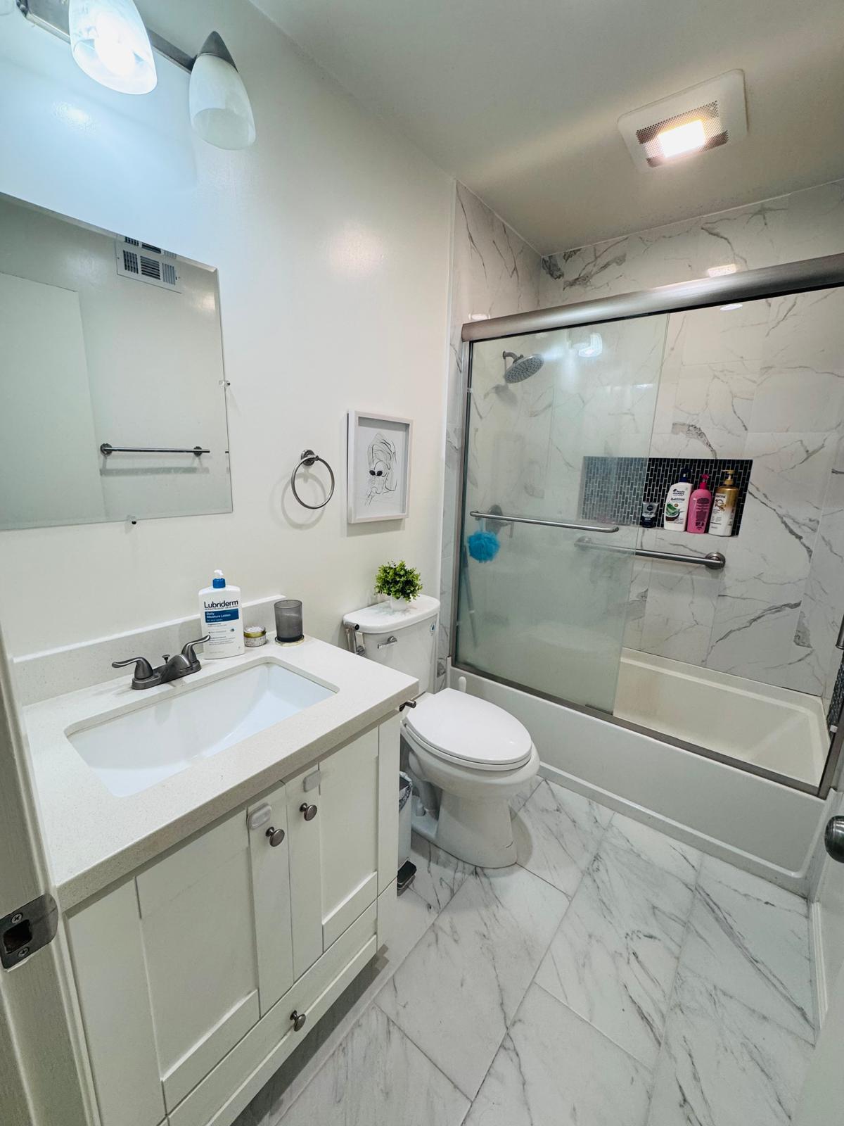 Building Photo - 7185 Via Colina