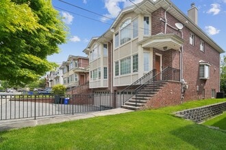 Building Photo - 75 Myrtle Ave