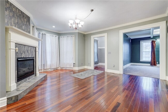 Building Photo - 450 S Main St