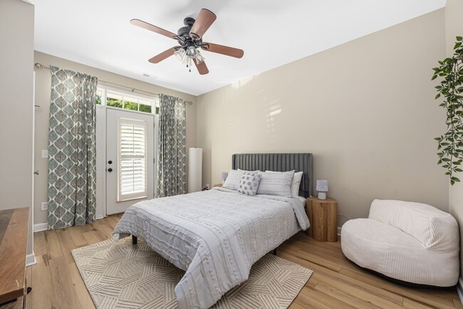 Building Photo - Stylish 3-bedroom townhome in Vermillion in Hustersville