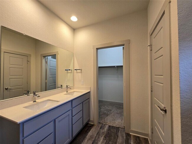 Building Photo - 10305 Fulton Ave