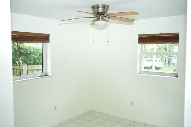 Building Photo - 1561 NE 109th St