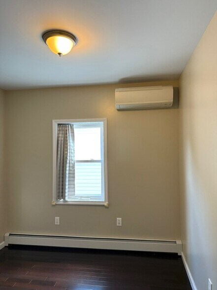 Building Photo - 6132 Booth St