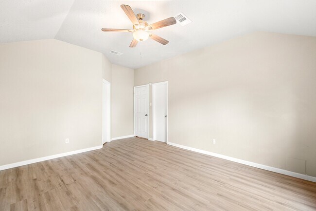 Building Photo - 2530 Spring Dusk Dr