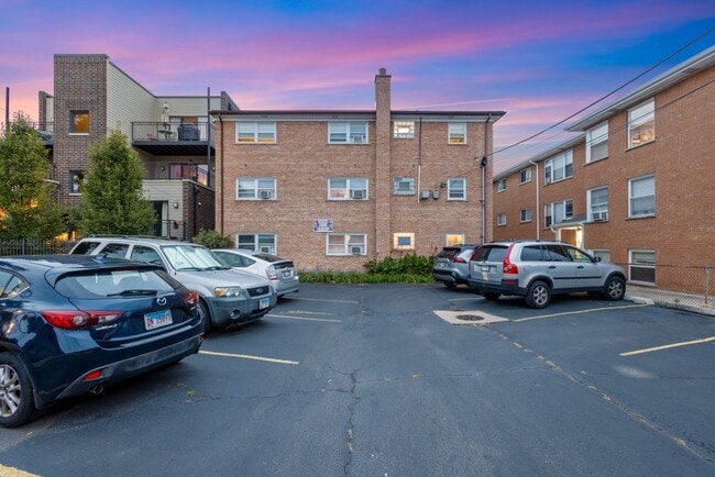 Building Photo - 4236 N Kedvale Ave