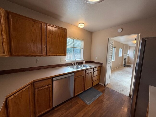 Building Photo - 3 Bed 2.5 Bath House In Leschi