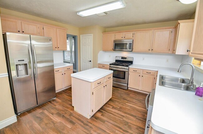 Building Photo - 15018 Moss Boulder Ct